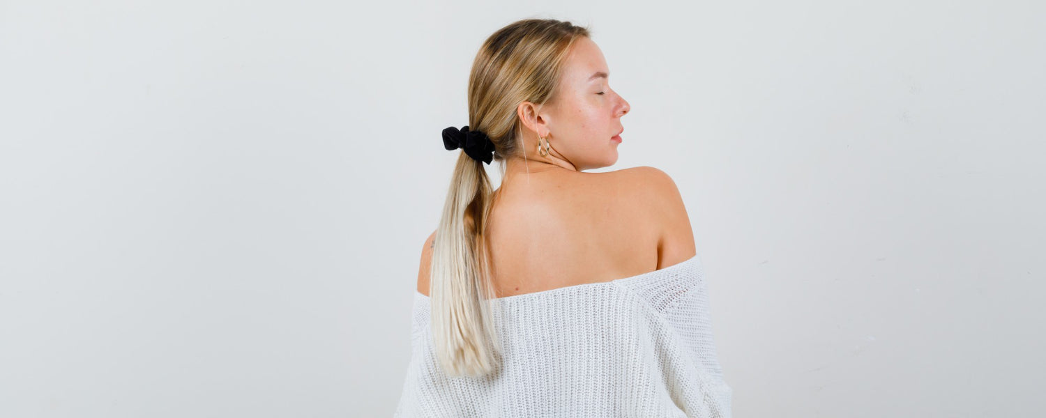 Clean girl-looket: Stilrene og elegante frisurer til hverdagen