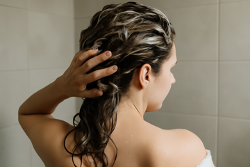 Hvor længe bør du gå uden at vaske dit hår? Tips til hver hårtype

Almindelige hårplejebegreber og hvordan de SKAL oversættes til dansk