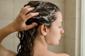 Skal du vaske håret med shampoo to gange? Opdag fordelene