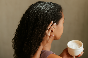 Hvordan man dybdeplejende behandler hår med høj porøsitet: Vigtige tips til optimal hydrering og styrke