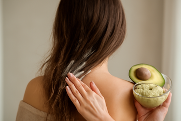 Sådan repareres skadet hår naturligt derhjemme: Enkle løsninger for sunde hårstrå