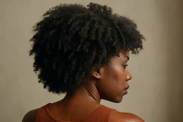 Type 4 hår karakteristika: Forståelse af krøller, tørhed og plejebehov